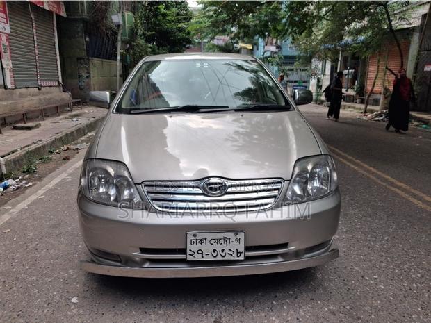 Toyota Corolla Verso 2003 Gold