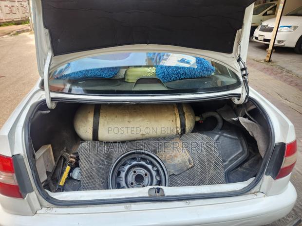Toyota Corolla 1.6 Sedan 1997 White