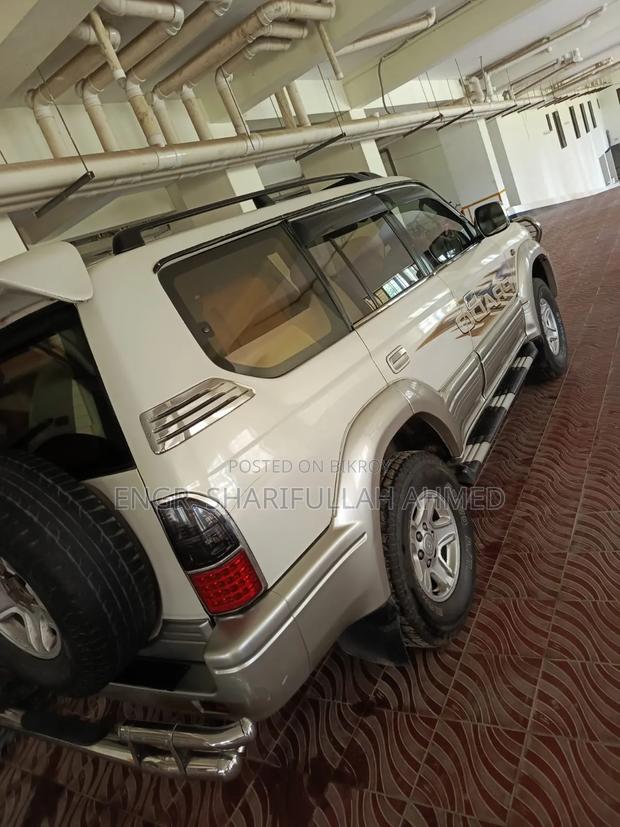 Toyota Land Cruiser Prado 1998 White