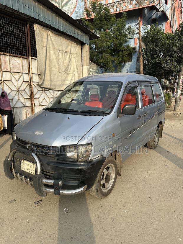 Toyota Noah 2.0 FWD (8 Seater) 2001 Silver