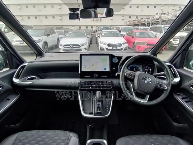 Toyota Voxy 2022 Gray