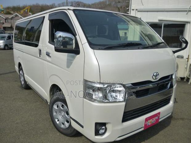 Toyota HiAce 2021 White