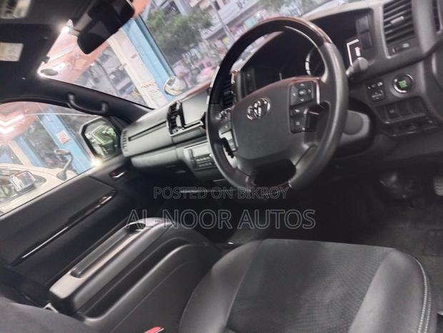 Toyota HiAce 2021 Pearl