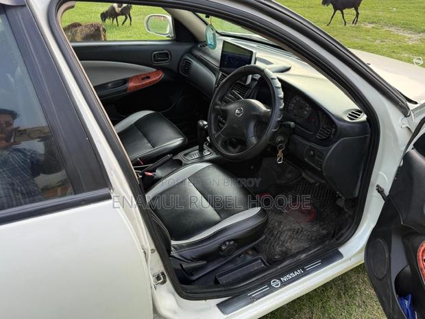 Nissan Sunny 2004 Pearl