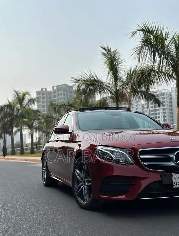 Mercedes-Benz E300 2017 Red