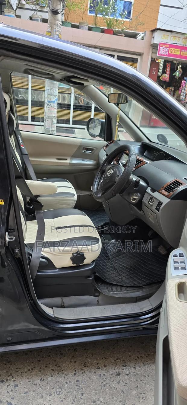 Toyota Noah 2005 Black