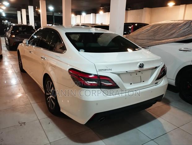 Toyota Crown 2020 Pearl