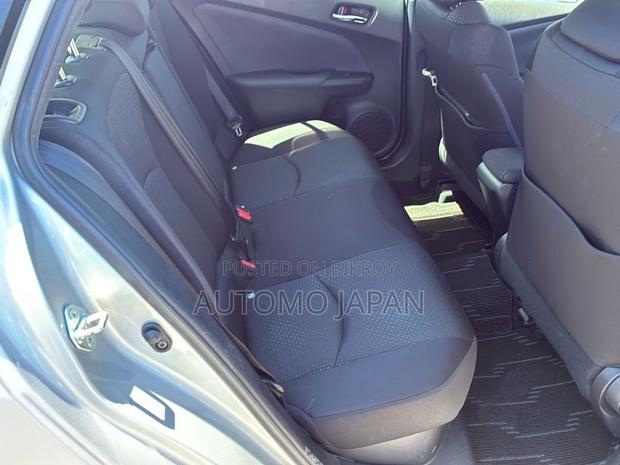 Toyota Prius 2021 Silver