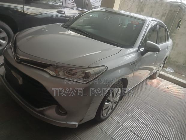 Toyota Axio 1.5 Hybrid G 2WD 2015 Silver