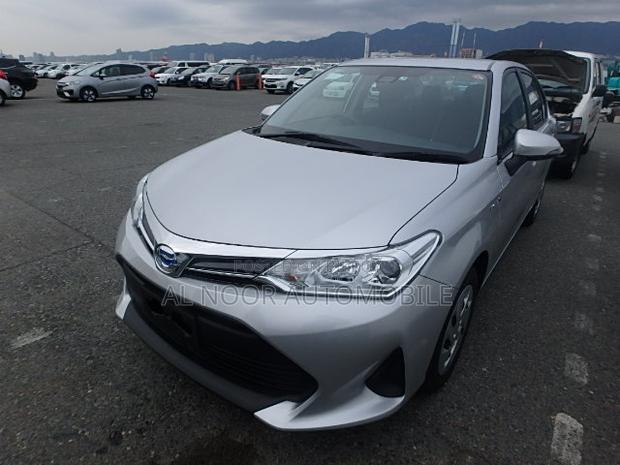 Toyota Axio 2021 Silver
