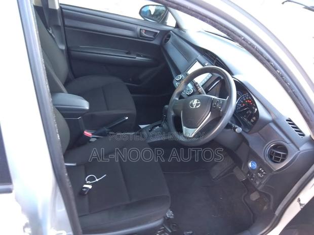Toyota Axio 2021 Silver