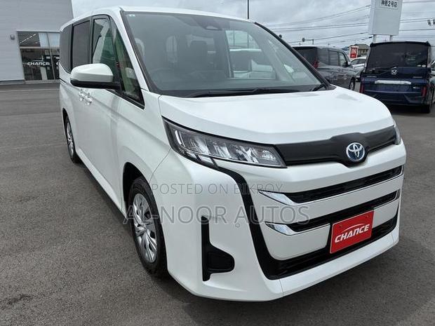 Toyota Noah 2022 Pearl