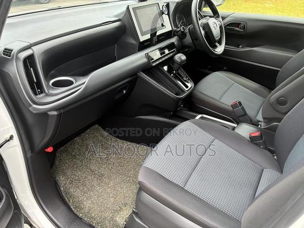 Toyota Noah 2022 Pearl