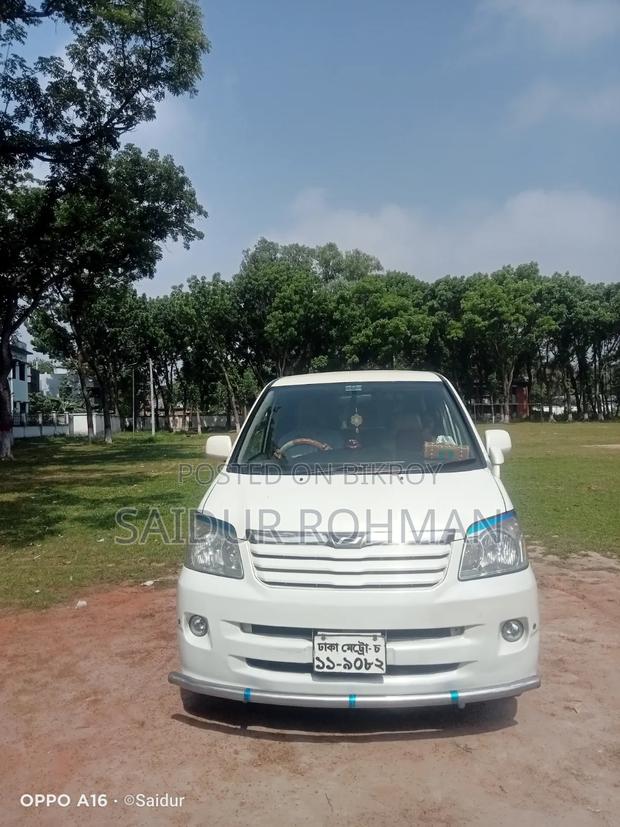 Toyota Noah 2003 Pearl