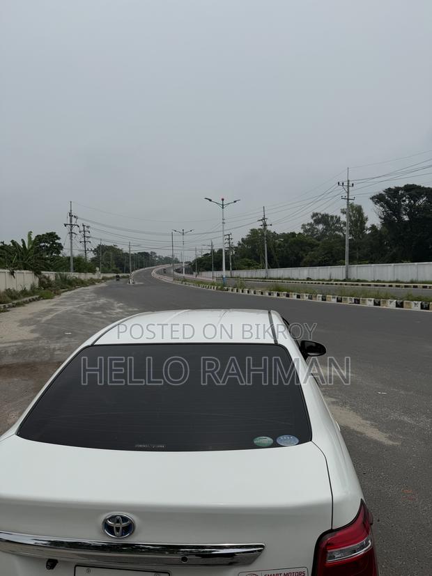 Toyota Axio 1.5 Hybrid 2WD 2019 White
