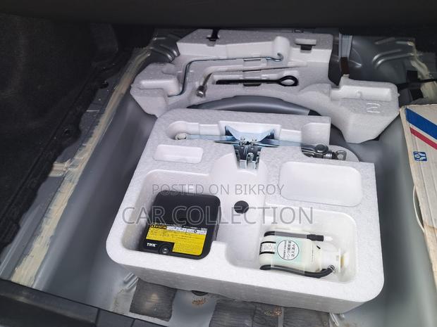Toyota Axio 2021 Silver