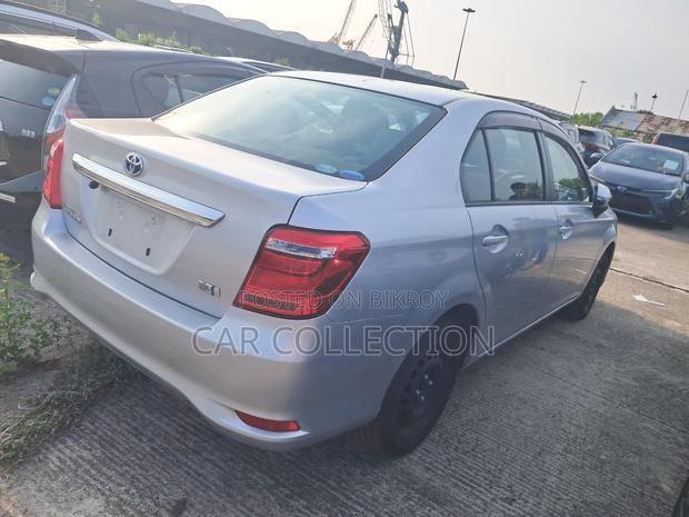 Toyota Axio 2021 Silver