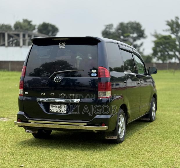 Toyota Noah 2005 Black
