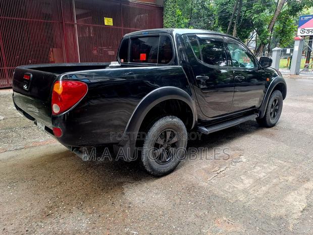 Mitsubishi L200 2006 Black