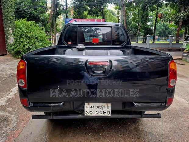 Mitsubishi L200 2006 Black