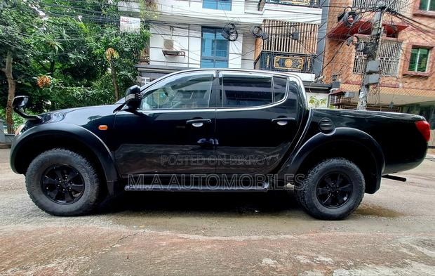 Mitsubishi L200 2006 Black