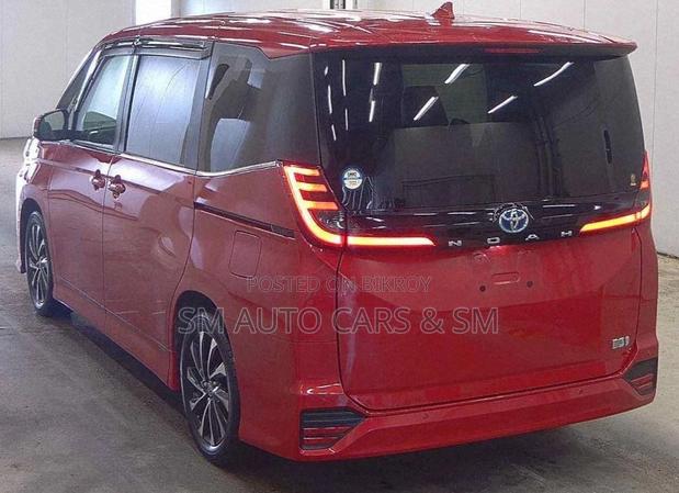 Toyota Noah 2024 Red