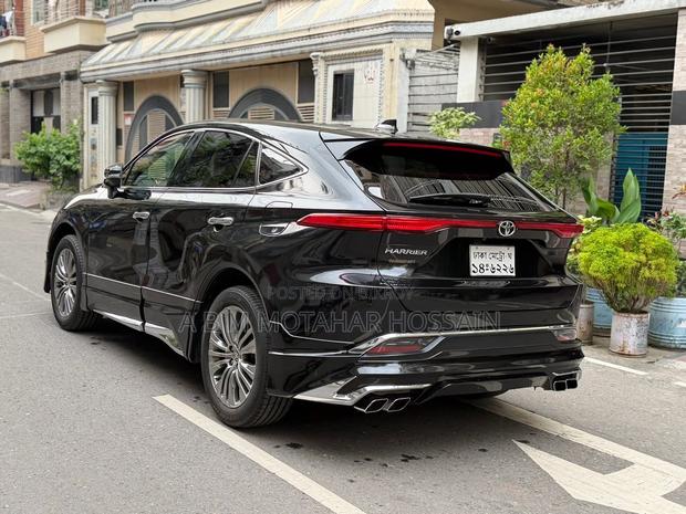 Toyota Harrier 2.0 2021 Black