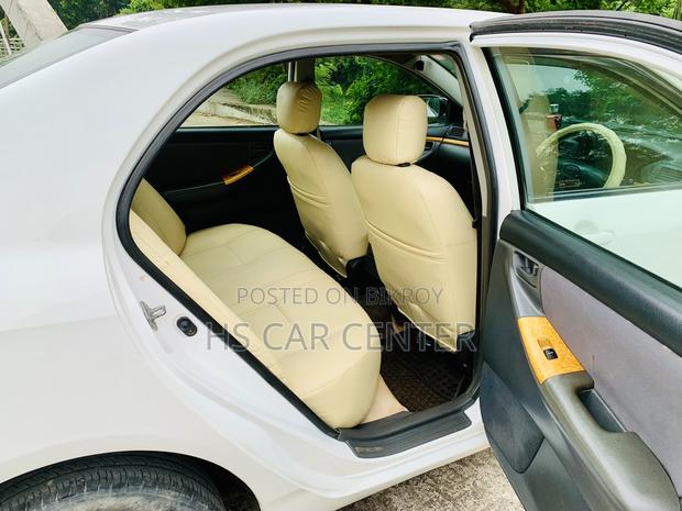 Toyota Corolla Sedan 2005 White
