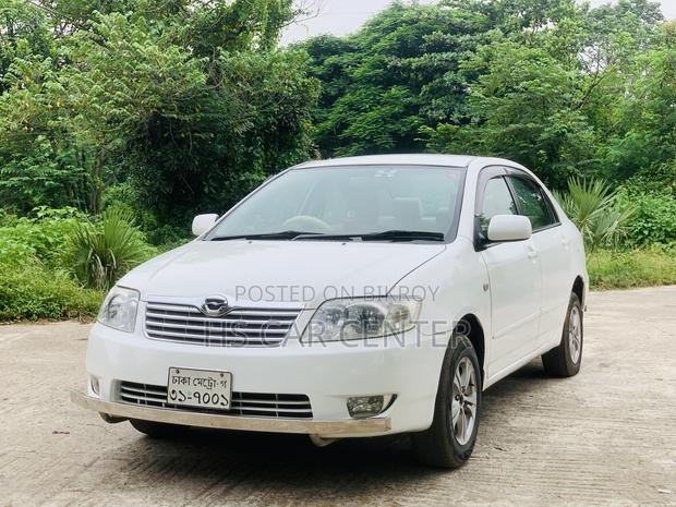 Toyota Corolla Sedan 2005 White