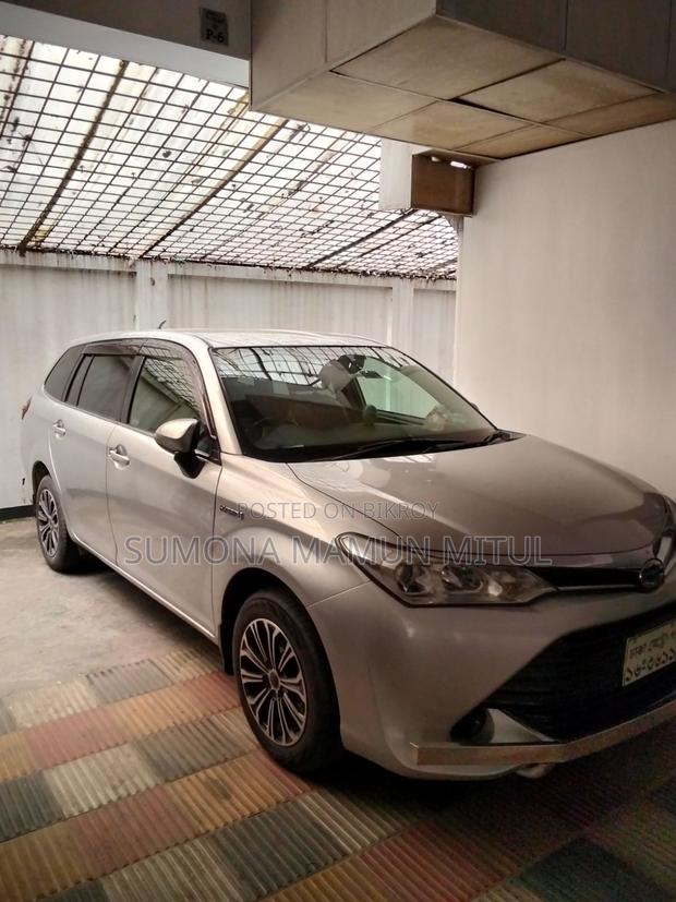 Toyota Corolla Fielder 2017 Silver