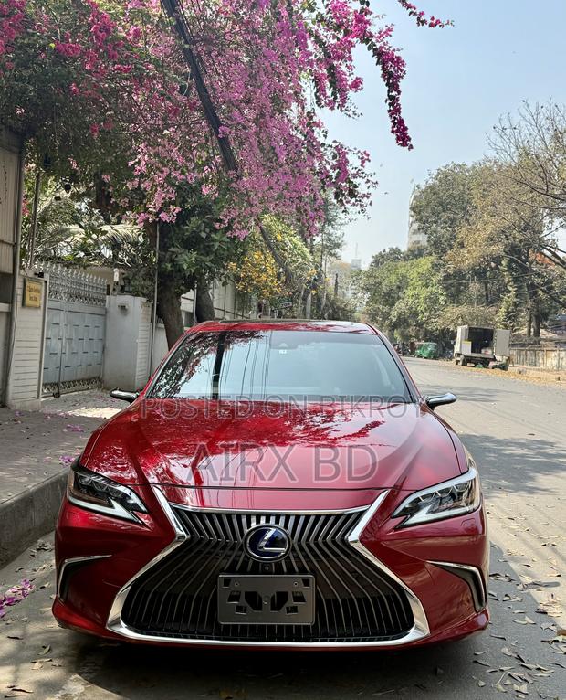 Lexus ES 300H Luxury FWD 2019 Red
