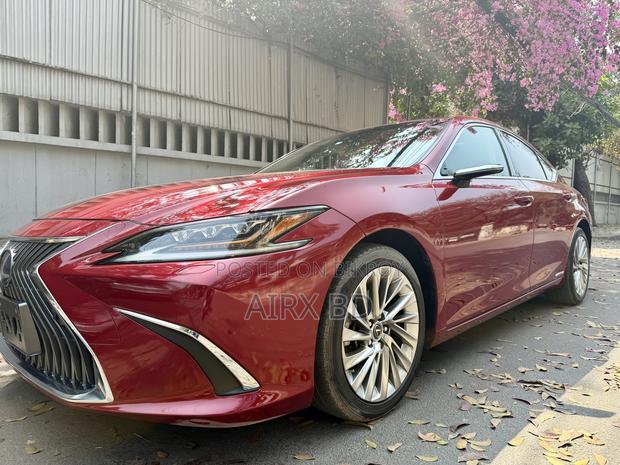 Lexus ES 300H Luxury FWD 2019 Red