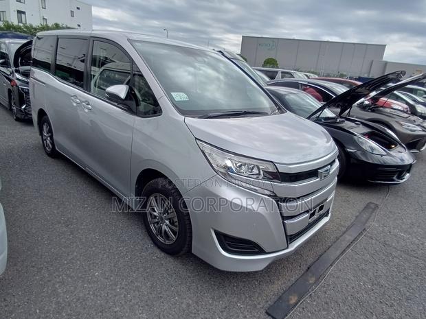 Toyota Noah 1.8 FWD Hybrid (7 Seater) 2021 Silver