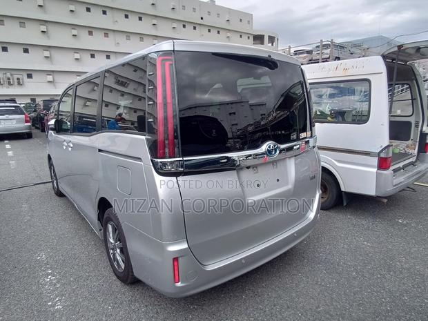 Toyota Noah 1.8 FWD Hybrid (7 Seater) 2021 Silver