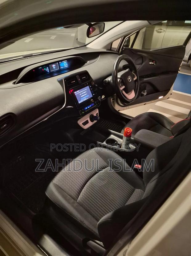 Toyota Prius 2015 Pearl