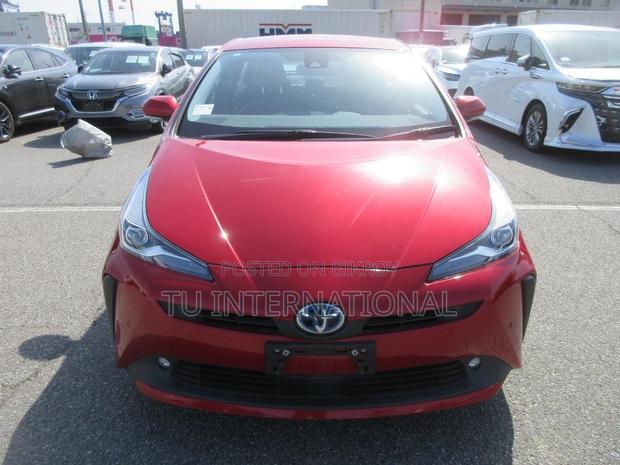 Toyota Prius 2021 Red