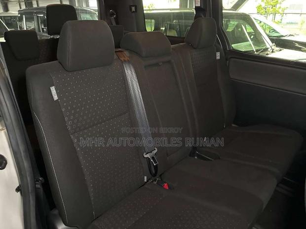 Toyota Noah 2.0 AWD (8 Seater) 2021 Pearl