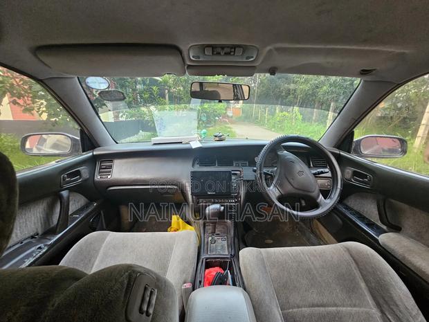 Toyota Crown 1994 Black