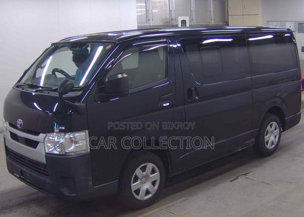 Toyota HiAce 2021 Black