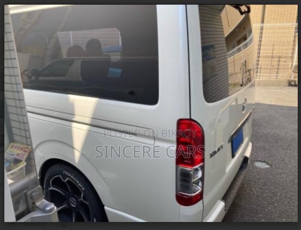 Toyota HiAce 2021 Pearl