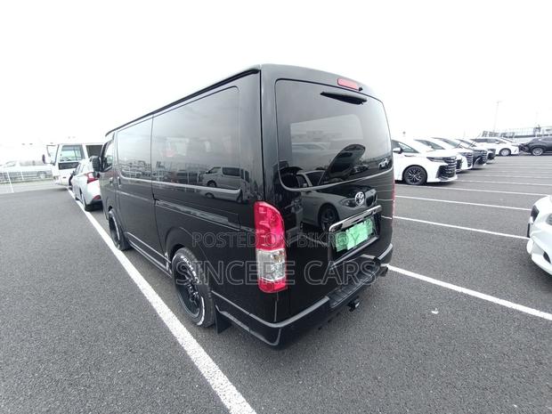 Toyota HiAce 2023 Black