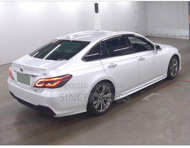 Toyota Crown 2021 Pearl