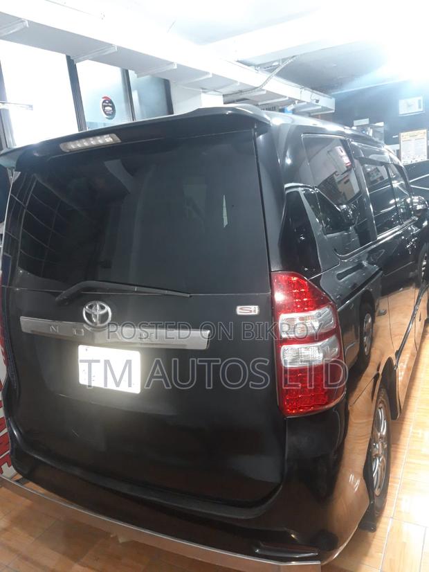Toyota Noah 2013 Black