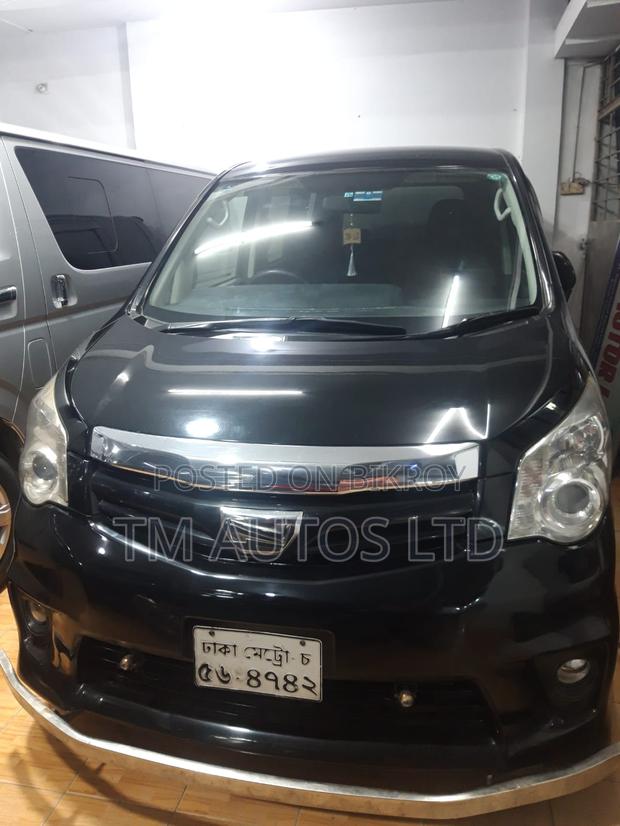 Toyota Noah 2013 Black