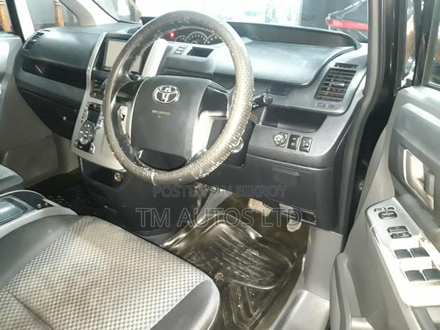 Toyota Noah 2013 Black