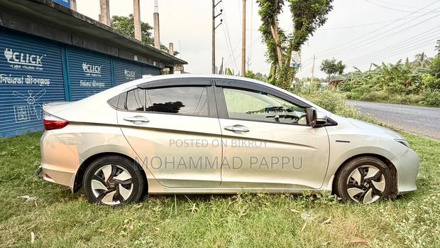 Honda Grace 2015 Silver