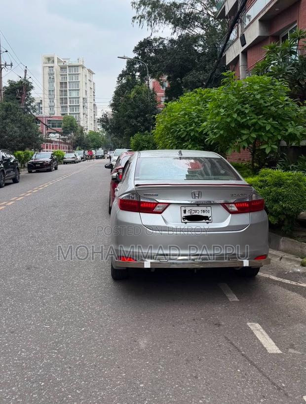 Honda Grace 2015 Silver