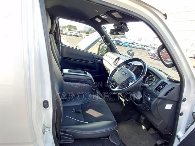 Toyota HiAce 2023 Pearl