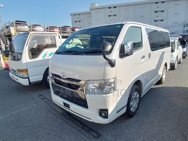 Toyota HiAce 2023 Pearl