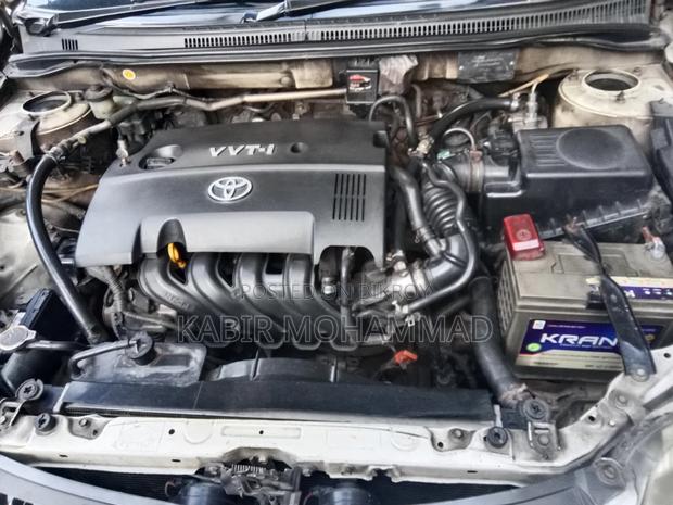 Toyota Corolla Sedan Automatic 2004 White